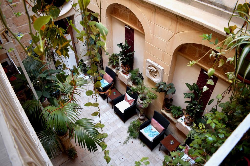 Palazzo Valletta Suites Exteriör bild