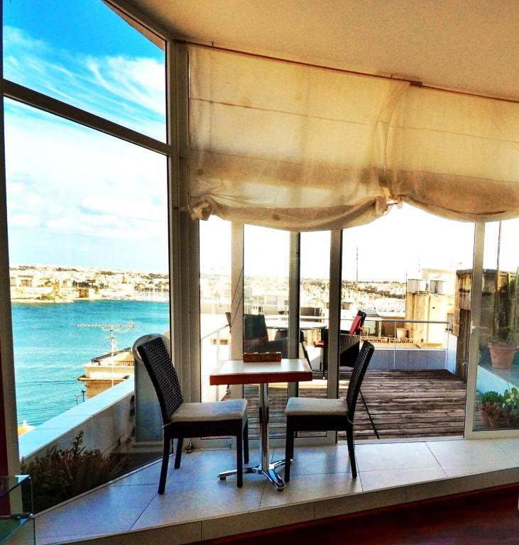 Palazzo Valletta Suites Exteriör bild