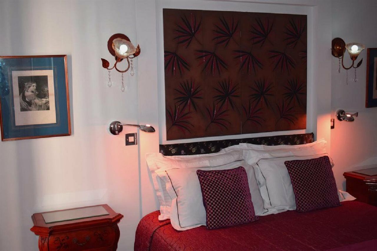 Palazzo Valletta Suites Exteriör bild